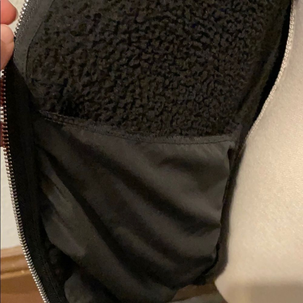 Jeffree Star approved fuzzy jacket - Picture 4 of 6